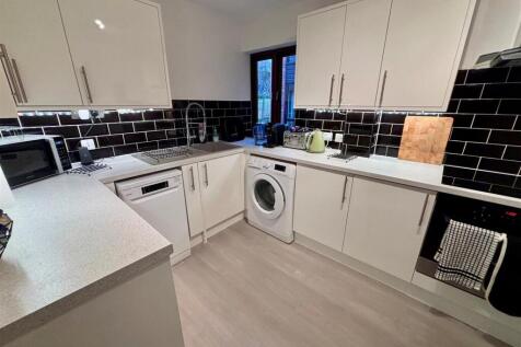 kitchen 2.jpg