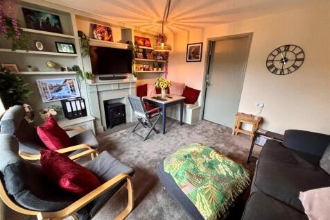 living room 1.jpg