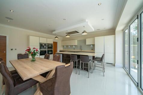 Hastings-1006 &#61; kitchen dining side.jpg