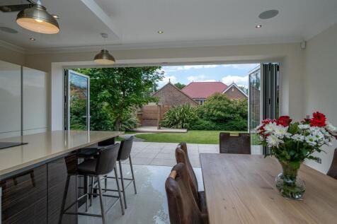 Hastings-1008 bi fold doors from kitchen.jpg