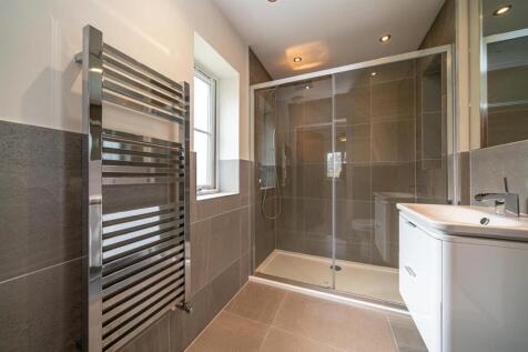 Hastings-1025 ensuite.jpg