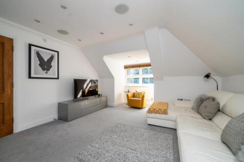 7-Brookfield-View-1017 - living room 1.jpg