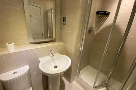 5clunburyensuite.jpg