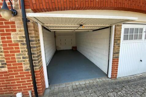 5ClunburyGarage2 - Copy.jpg
