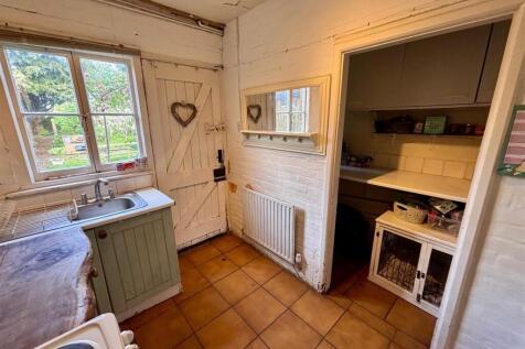 kitchen 1.jpg
