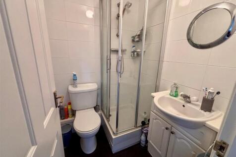 ensuite.jpg