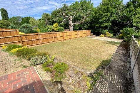 garden lawn area.jpg