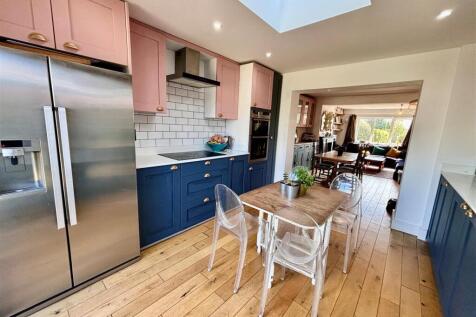 kitchen 1.jpg