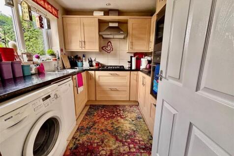 kitchen 1.jpg