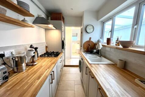 Kitchen2.jpeg