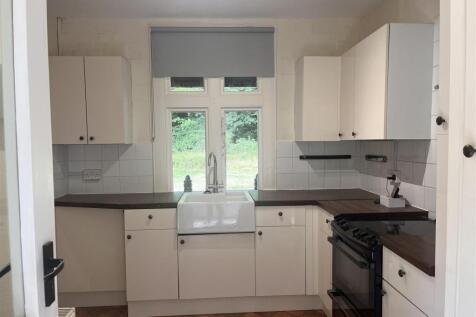 The Lodge.Kitchen.jpg