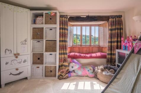 20 house bed 2.jpg