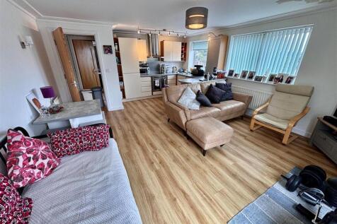 living room 1.jpg