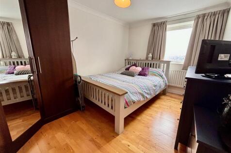 bed 2.jpg