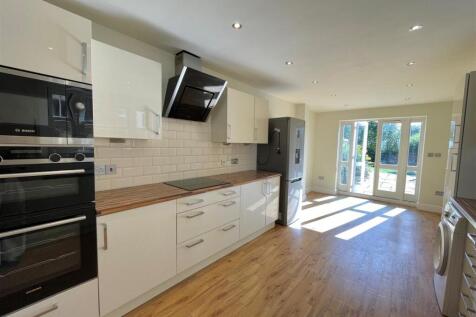 Kitchen_New.jpg