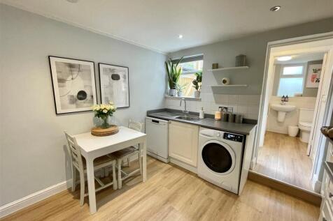 Kitchen_.jpg