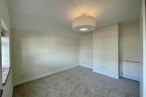 16CNorthRoad_Bedroom1.jpg