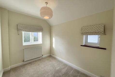 16CNorthRoad_Bedroom3.jpg