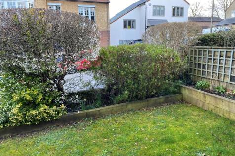 16cNorthRoad_FrontGarden - Copy.jpg