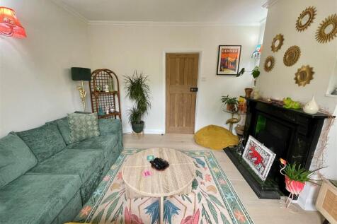 LivingRoom_.jpg