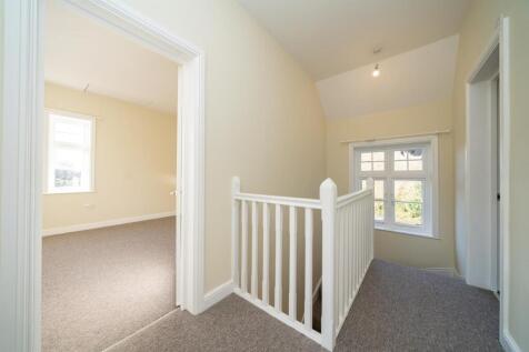 Golden-Parsonage-Lodge-8659-  landing.jpg