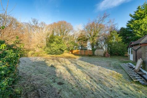 Golden-Parsonage-Lodge-8666-  garden 1.jpg