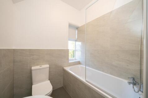 Golden-Parsonage-Lodge-8642-  bathroom .jpg