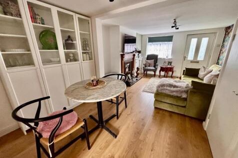 dining room.jpg
