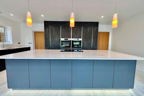 kitchen 1.jpg