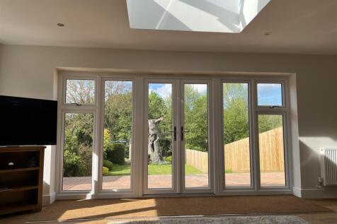 doors out to garden.jpeg