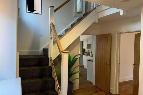 Hollow oak stairs up new (9).jpg