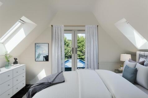 hollow oak bedroom 1 new (2).jpg