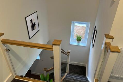 Hollow Oak Stairs down (10).jpg