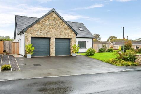 Driveway and Front of House