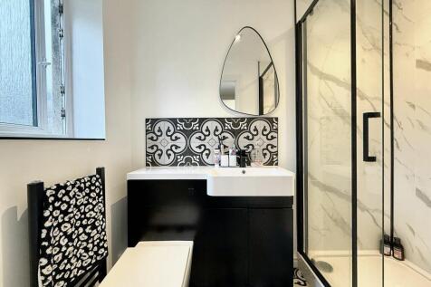 Master En-Suite