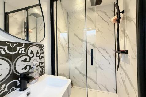 Master En-Suite
