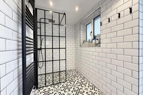 Shower/Utility
