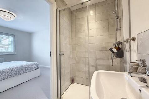 Master En-Suite