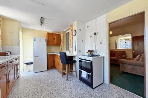 Kitchen/ Breakfast Room