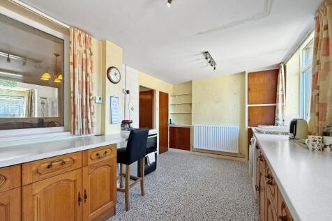 Kitchen/ Breakfast Room