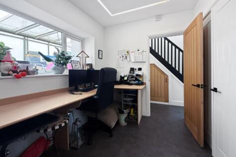 Office/Bedroom 4