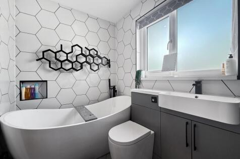 Bath/Shower Room