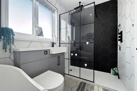 Bath/Shower Room