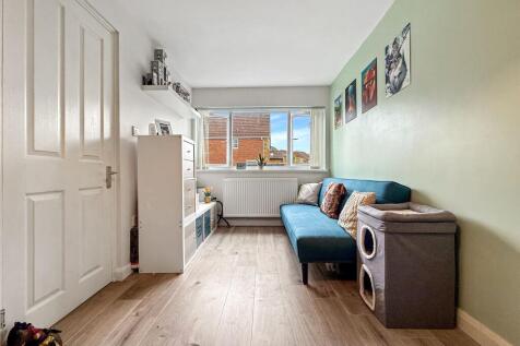 Play Room/Office/Bedroom 4
