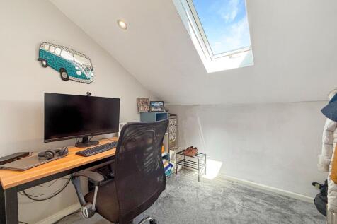 Bedroom 4/Office