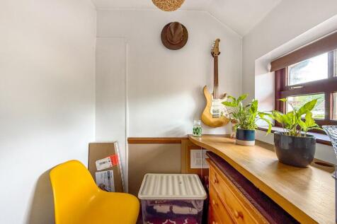 Bedroom &amp; Study