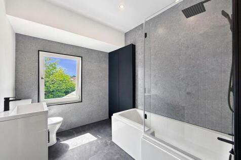 Bath/Shower Room