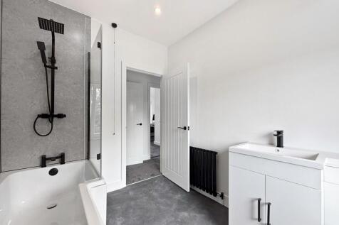 Bath/Shower Room