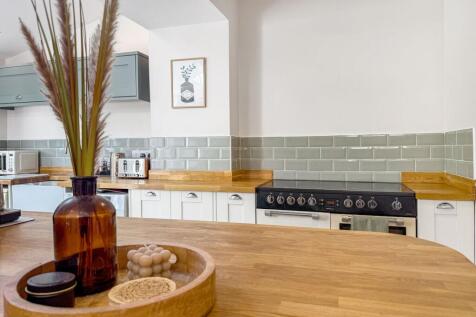 Kitchen/Breakfast Area