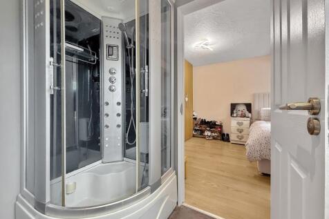Master En-Suite